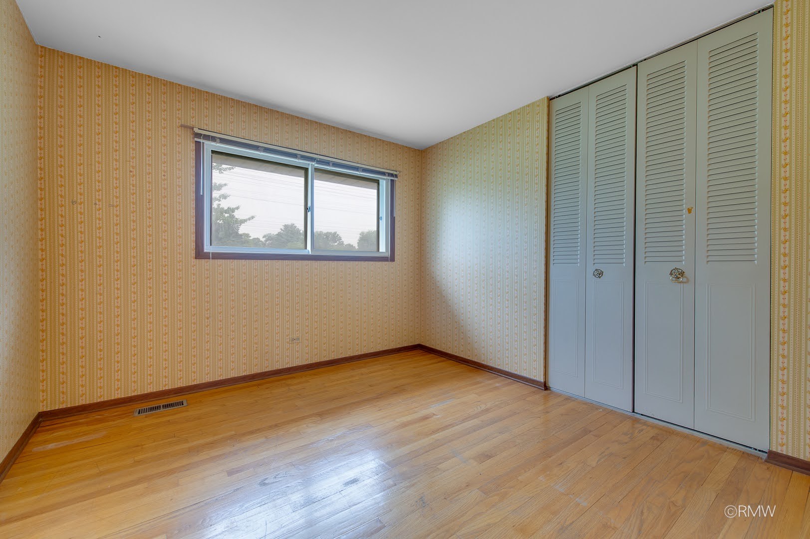 607 W Montrose Avenue Property Photo 22