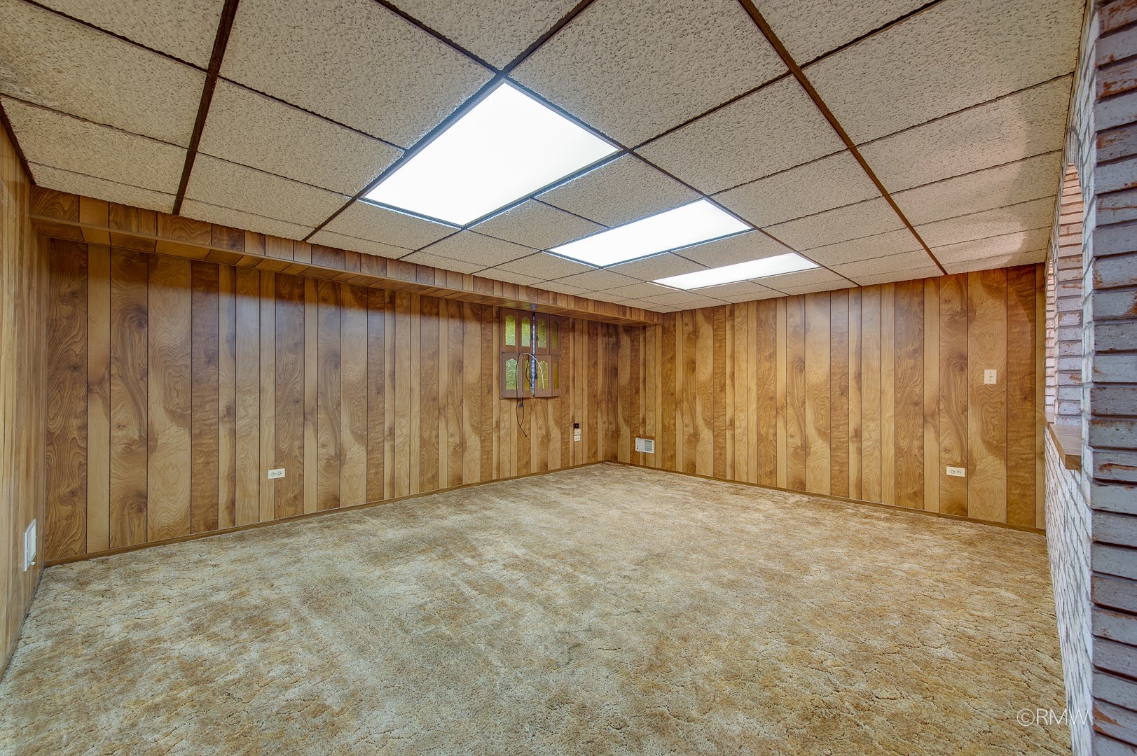 607 W Montrose Avenue Property Photo 27