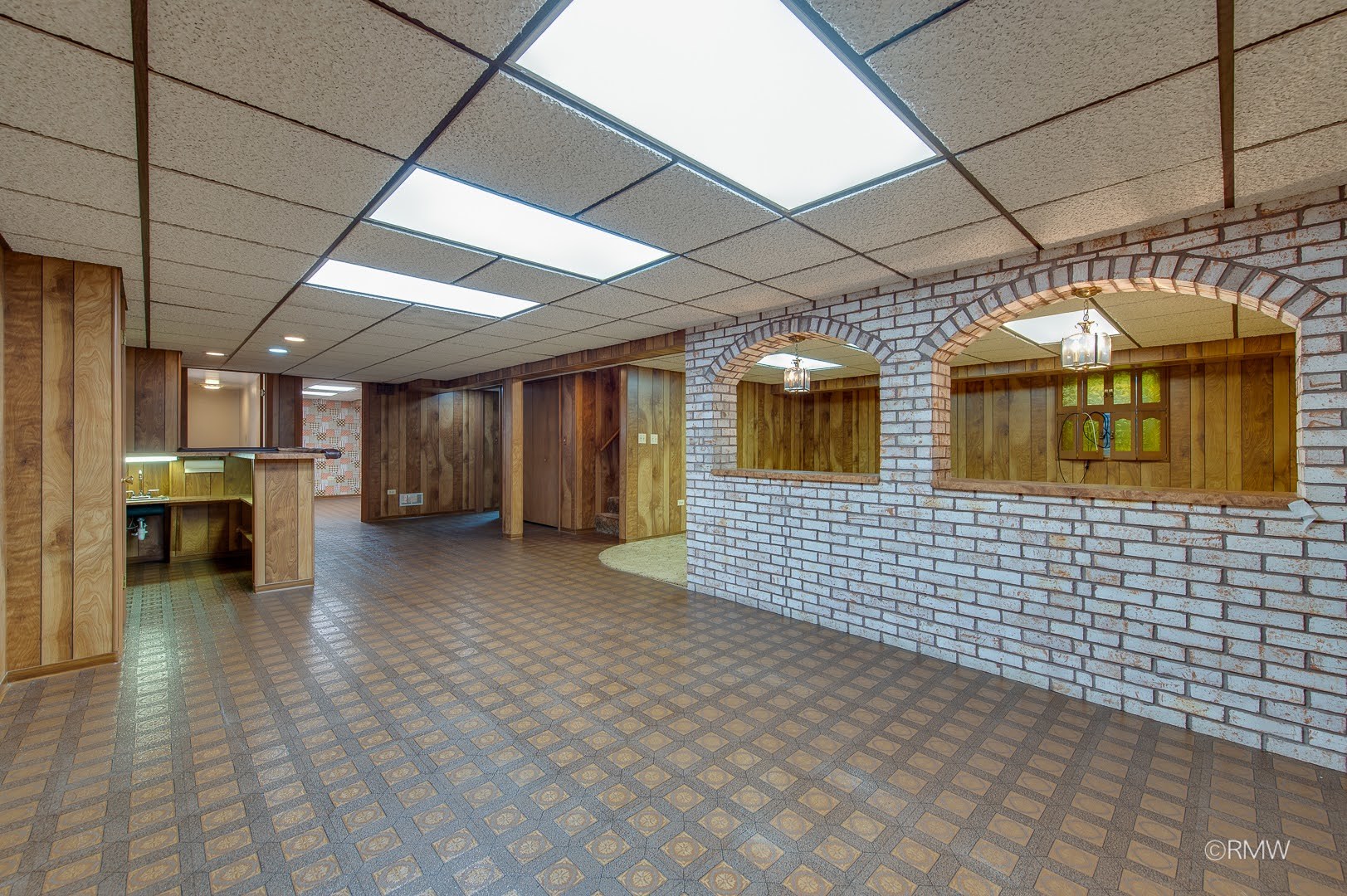 607 W Montrose Avenue Property Photo 31
