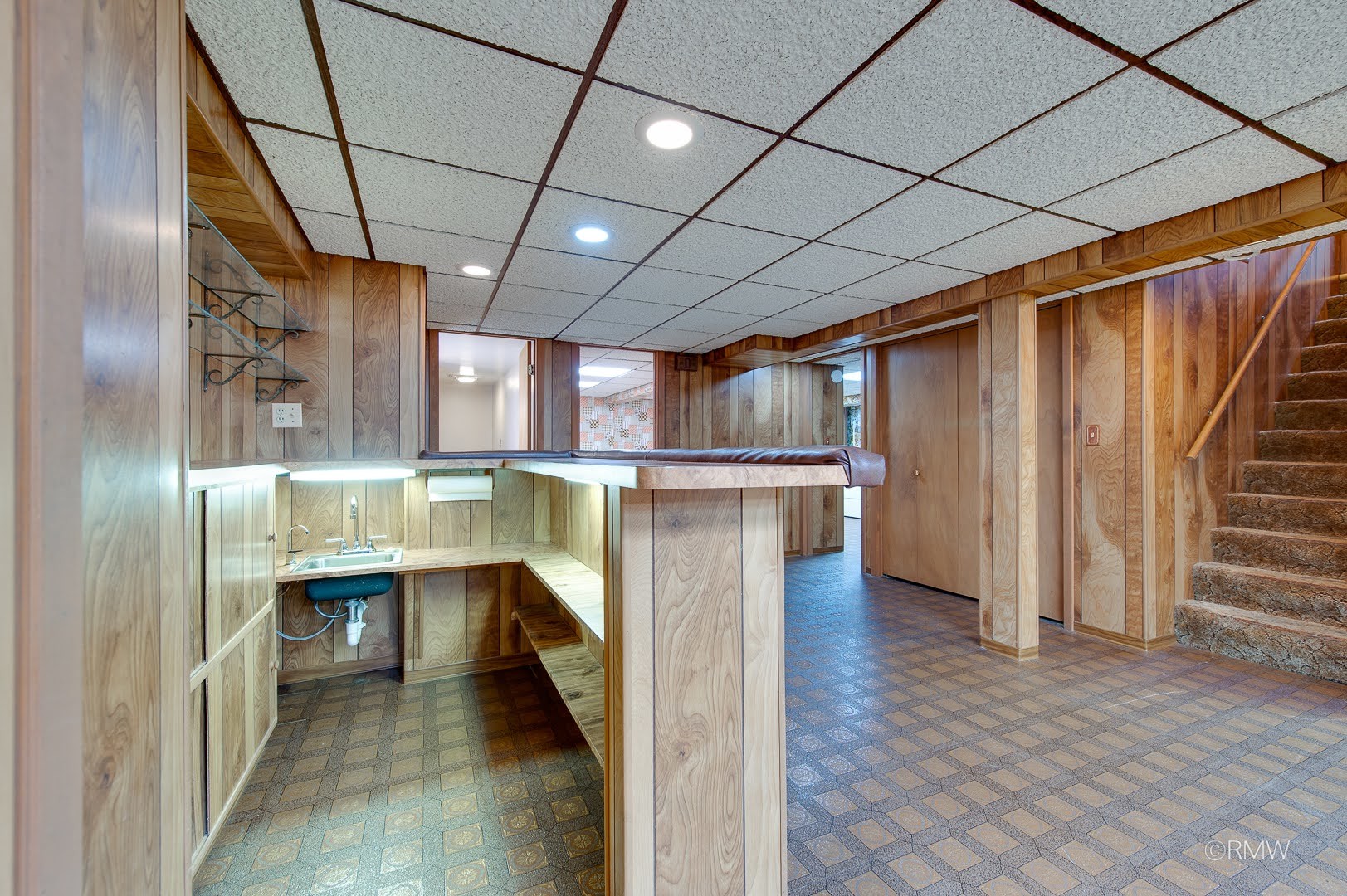 607 W Montrose Avenue Property Photo 32