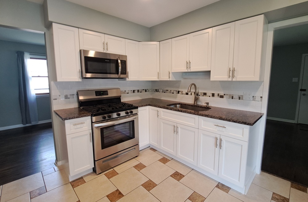 644 Bryn Mawr Avenue Property Photo 5