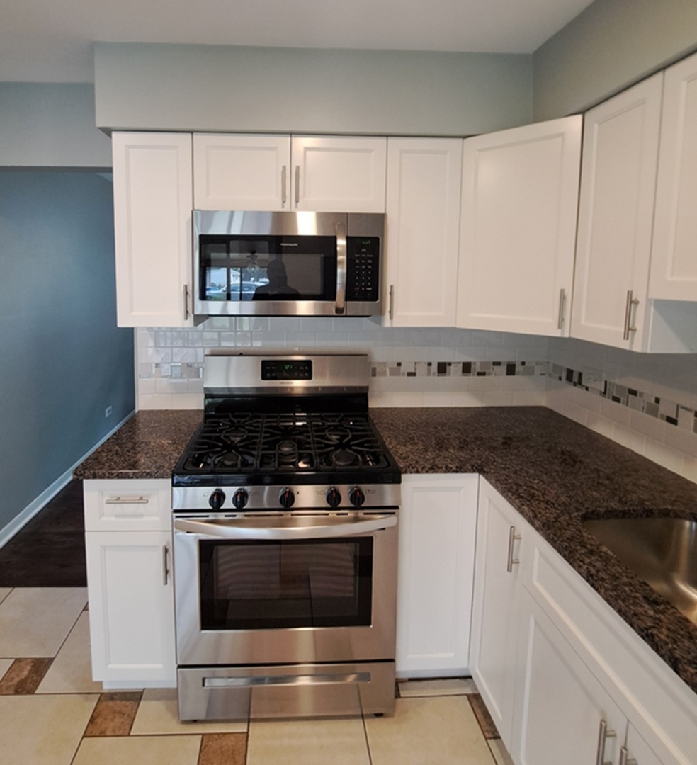 644 Bryn Mawr Avenue Property Photo 8