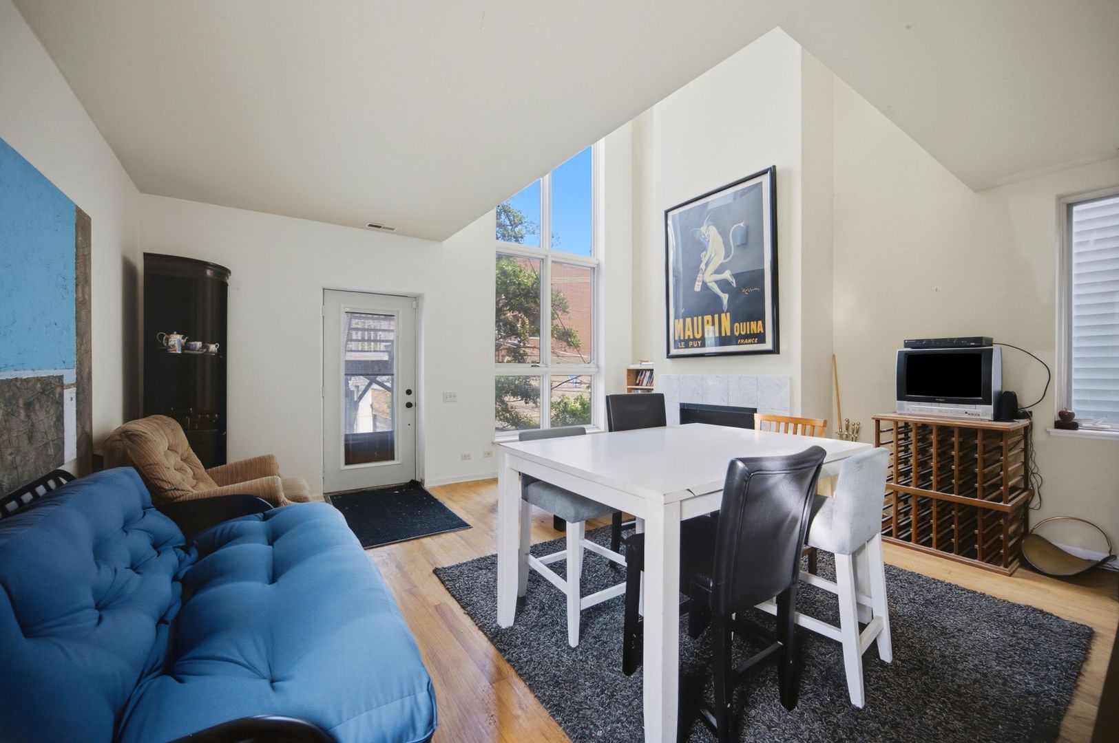 1412 W Diversey Parkway B Property Photo 8