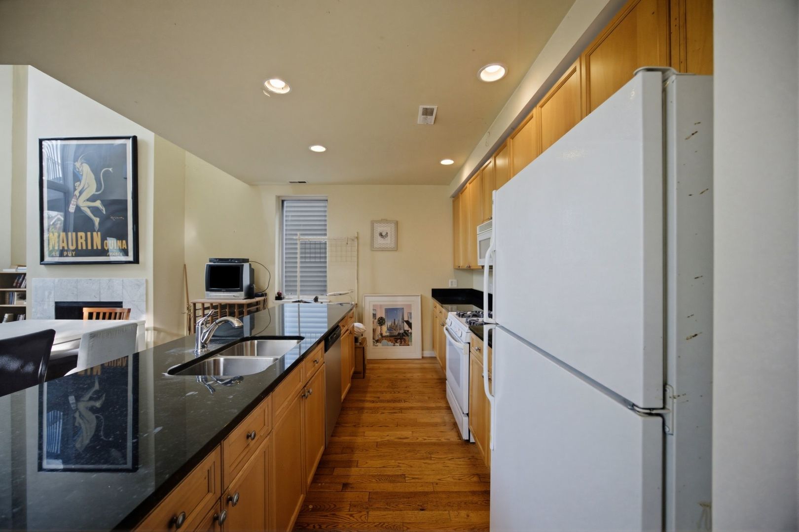 1412 W Diversey Parkway B Property Photo 12