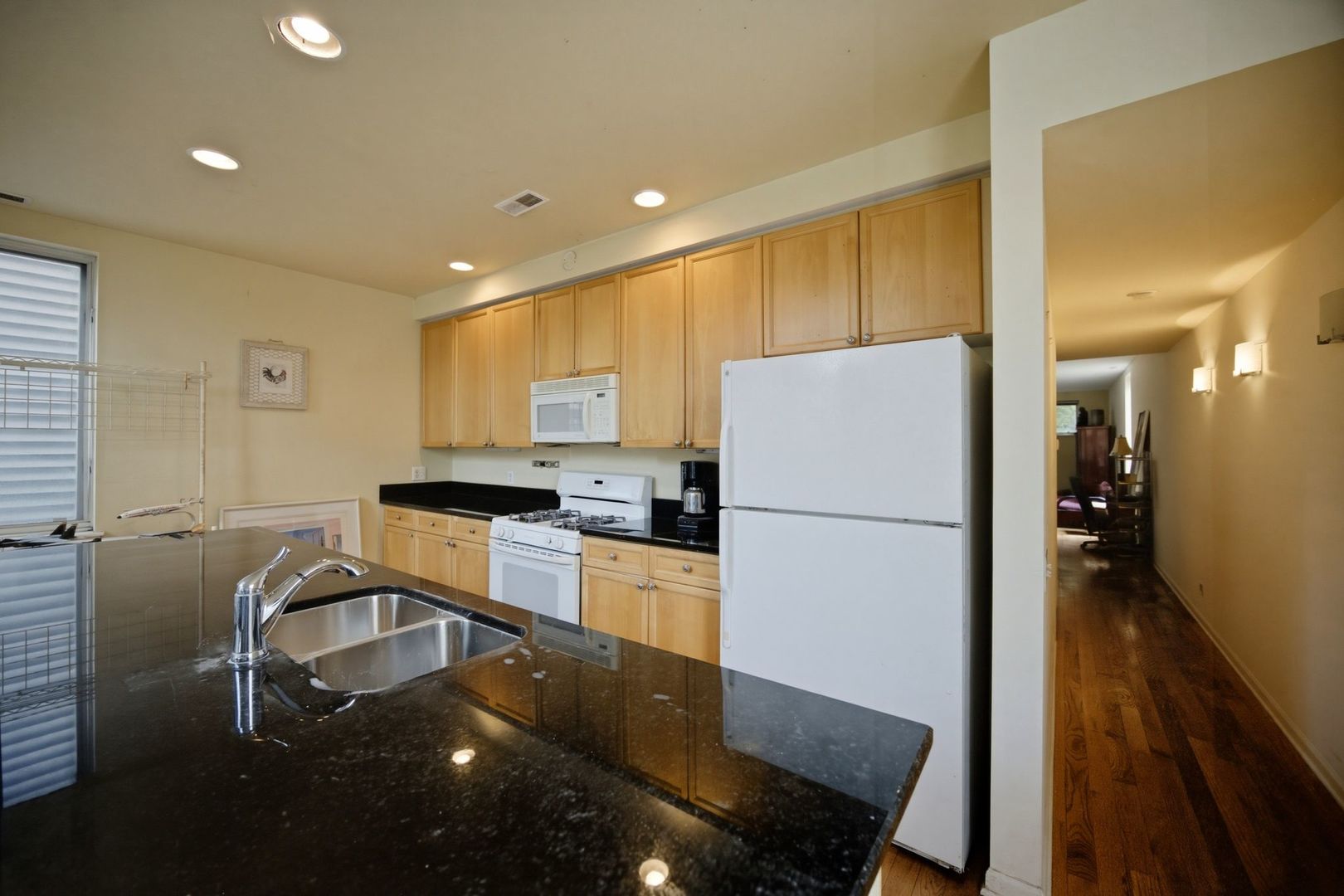 1412 W Diversey Parkway B Property Photo 15