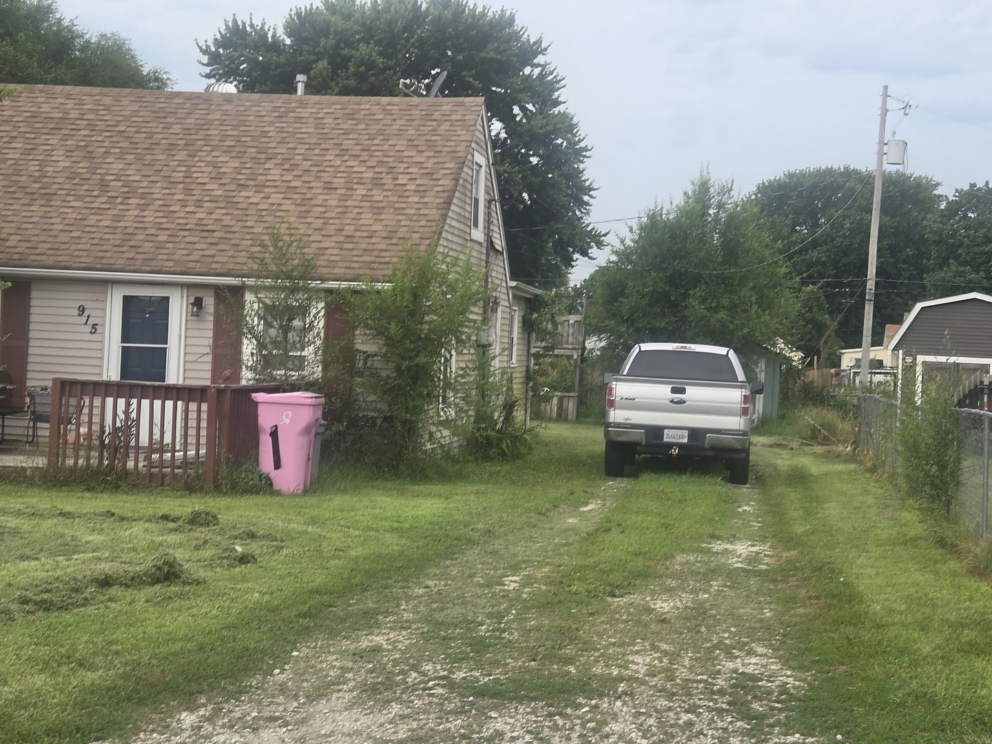915 3rd Street Property Photo 2