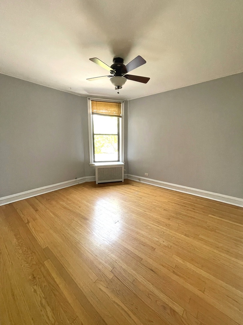 1445 W Thome Avenue 1 Property Photo 6