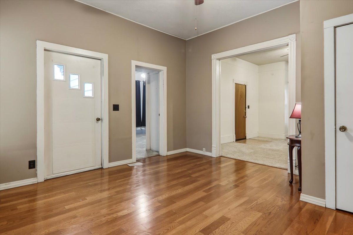 703 S Morris Avenue Property Photo 2