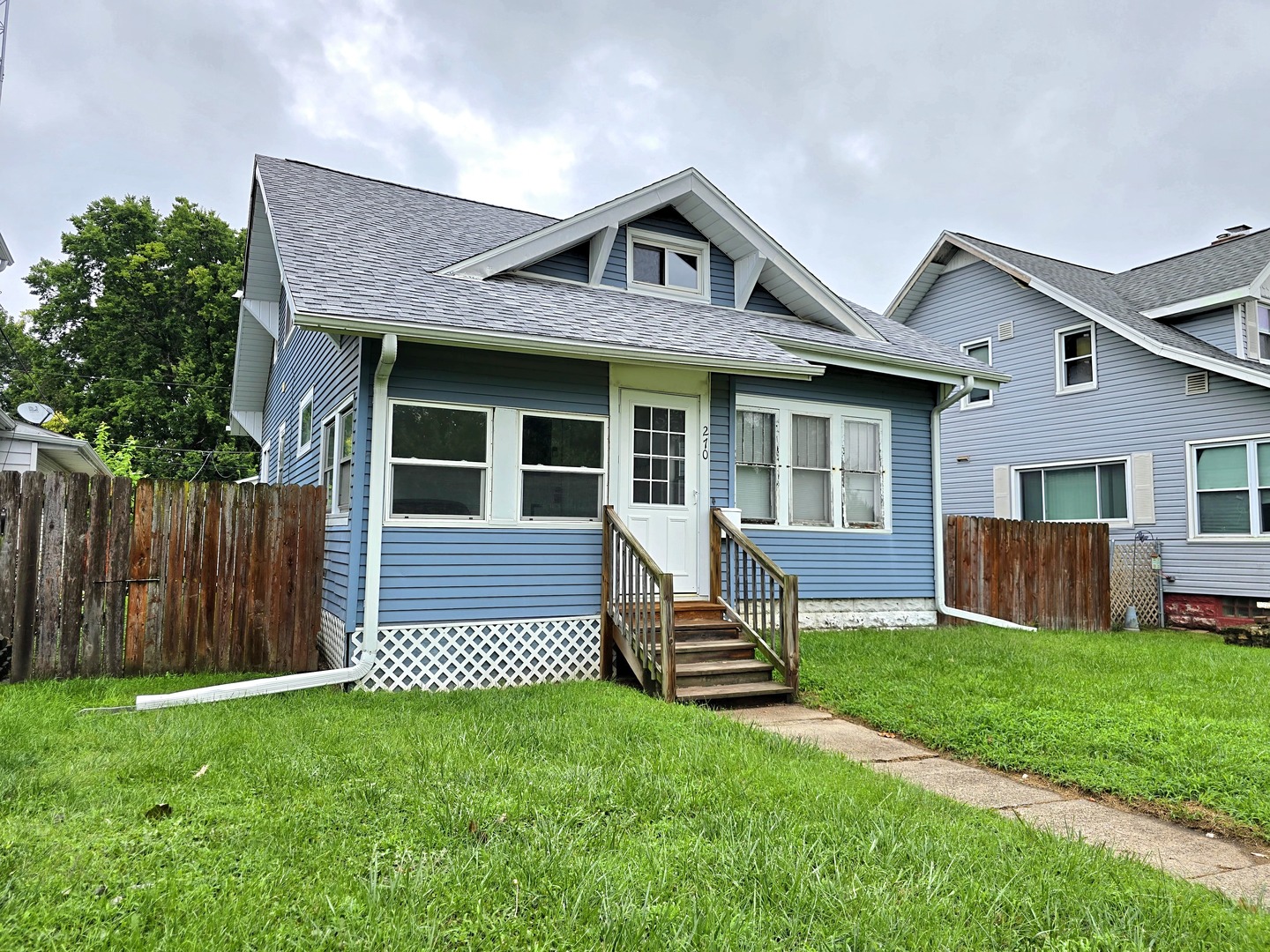 270 18th Place Property Photo 1