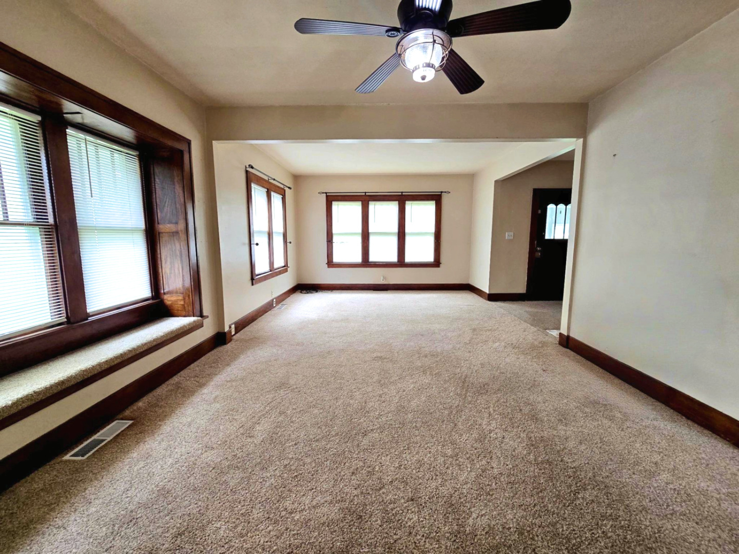 270 18th Place Property Photo 5