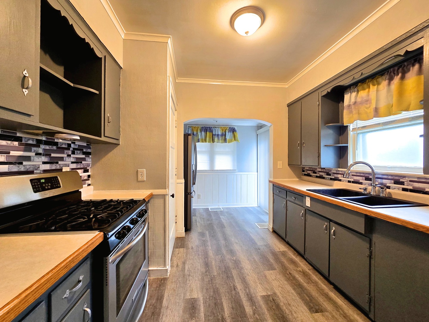 270 18th Place Property Photo 6