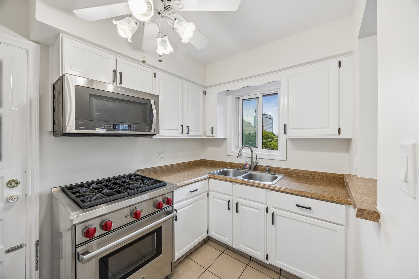 1535 Monroe Avenue 2 Property Photo 11