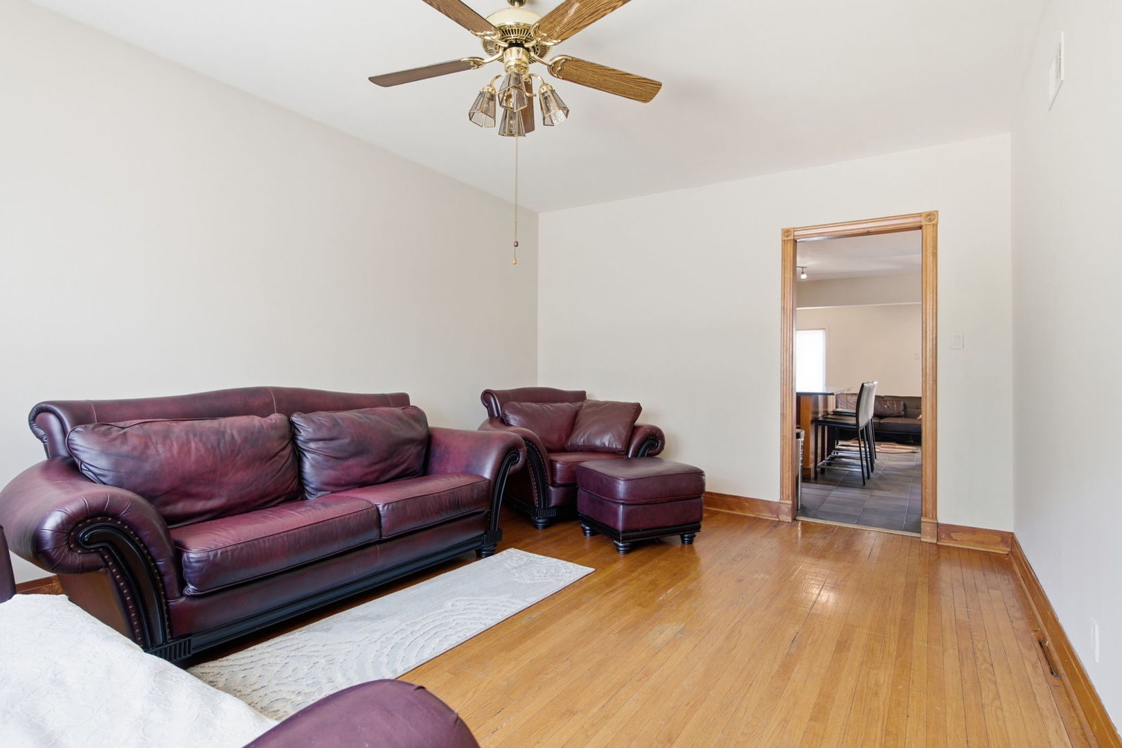 2444 N Western Avenue Property Photo 7