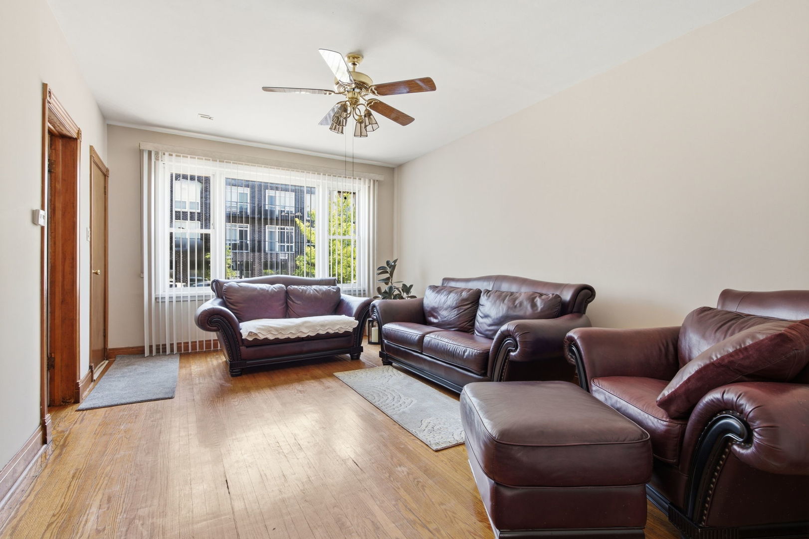 2444 N Western Avenue Property Photo 8