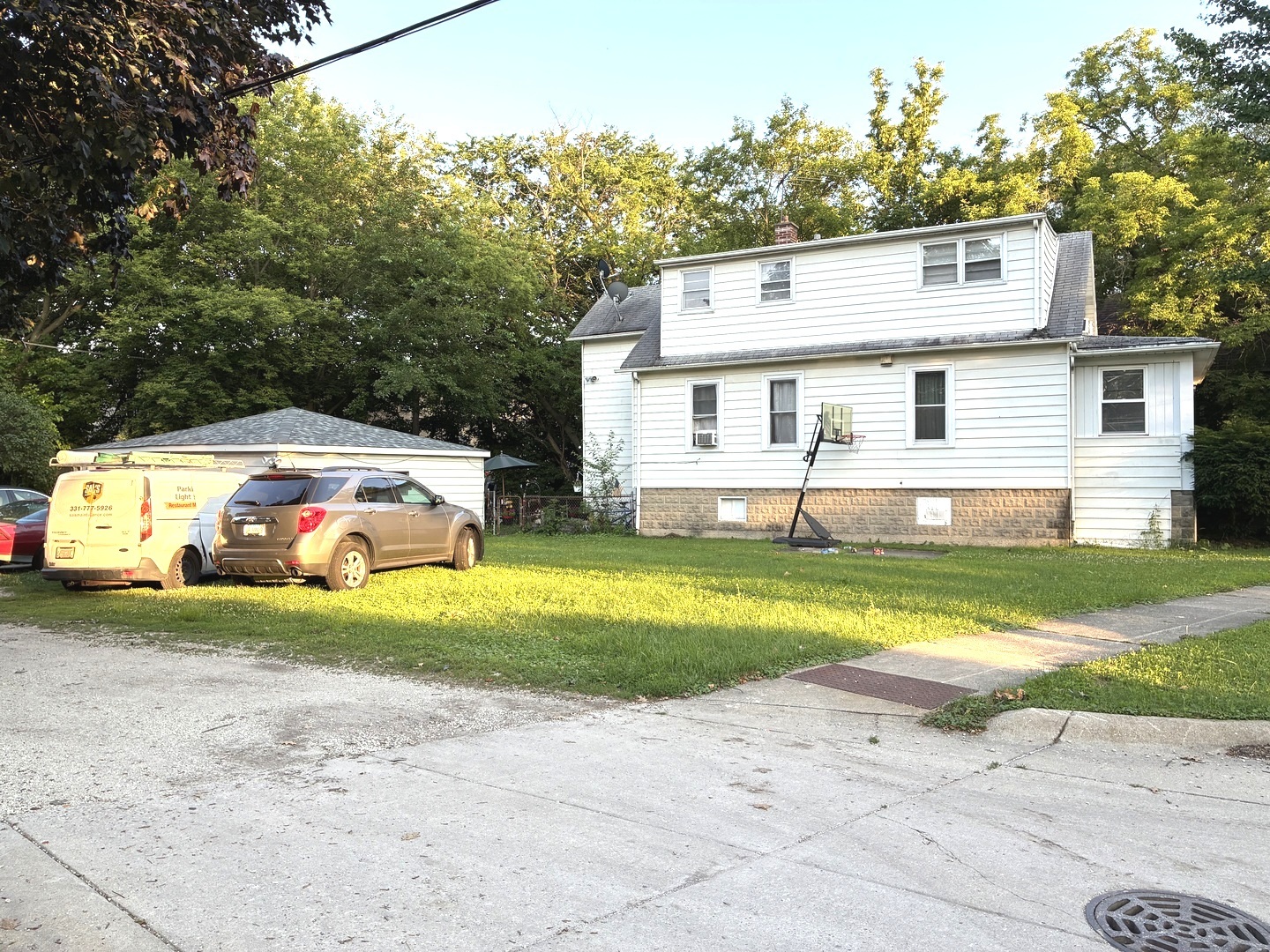 8063 N Elmwood Street Property Photo 2