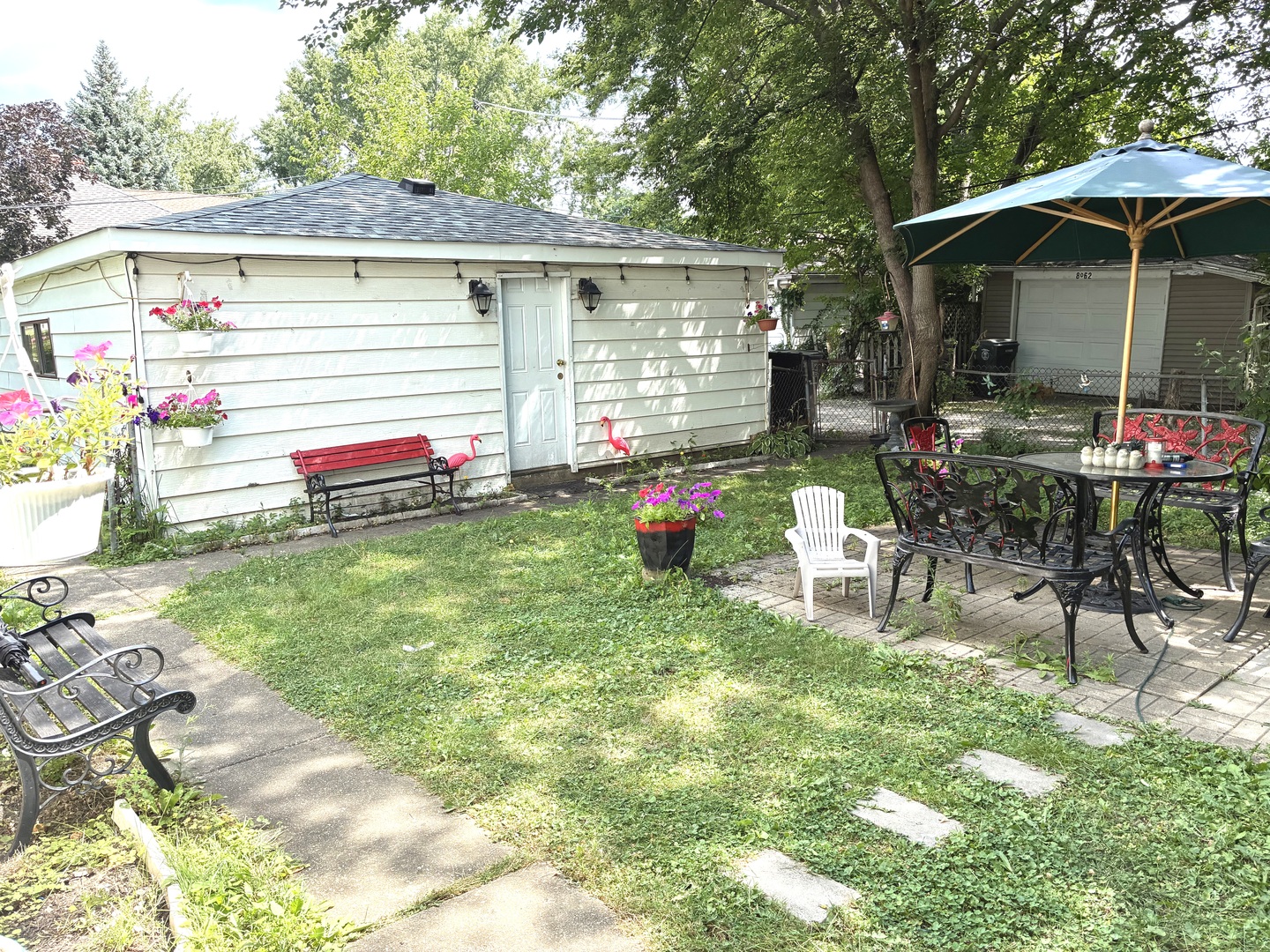 8063 N Elmwood Street Property Photo 17