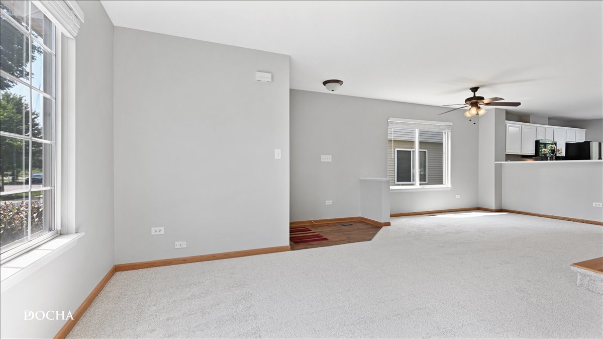 2469 Hillsboro Lane Property Photo 5