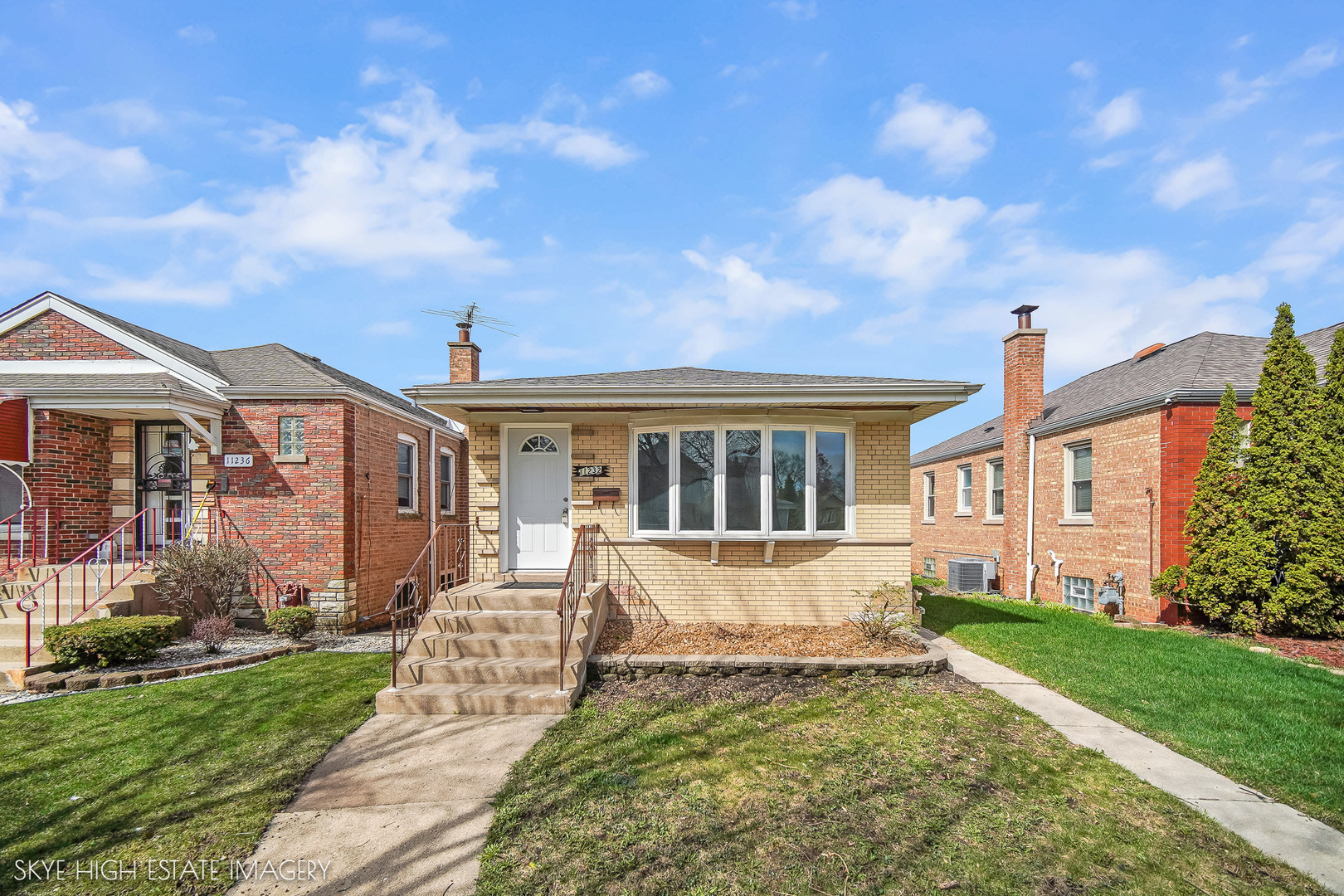 11232 S Albany Avenue Property Photo 1
