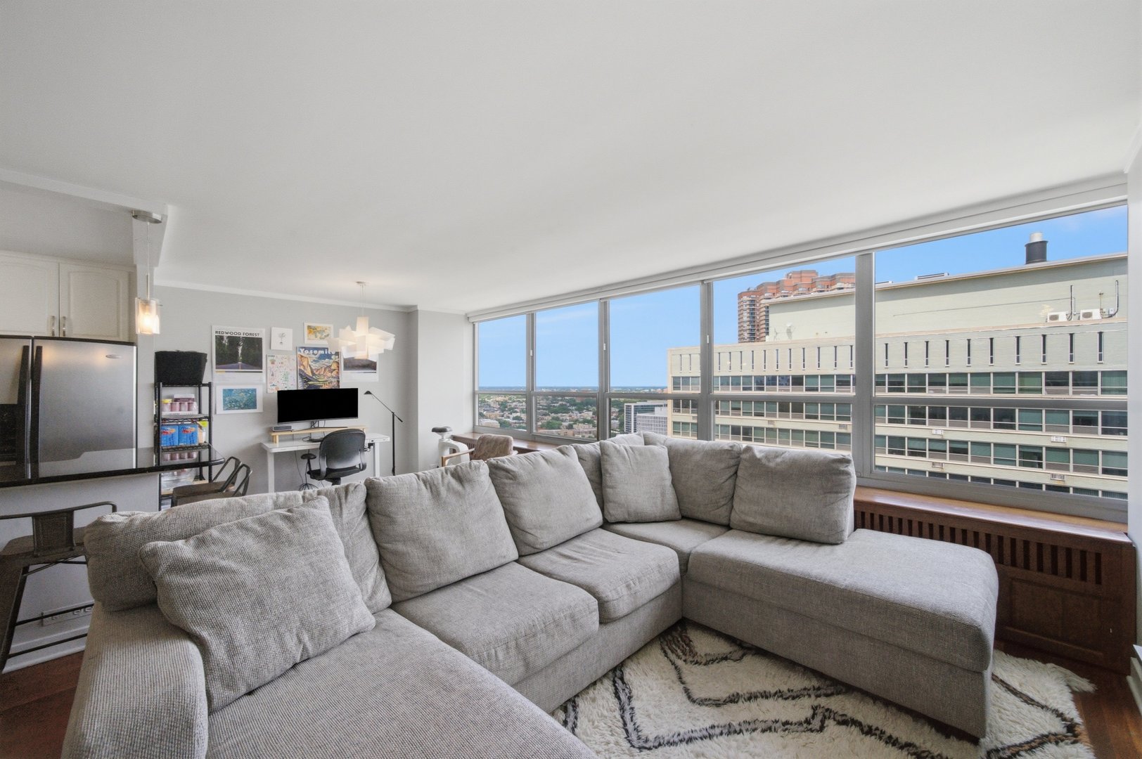 3550 N Lake Shore Drive 2707 Property Photo 7