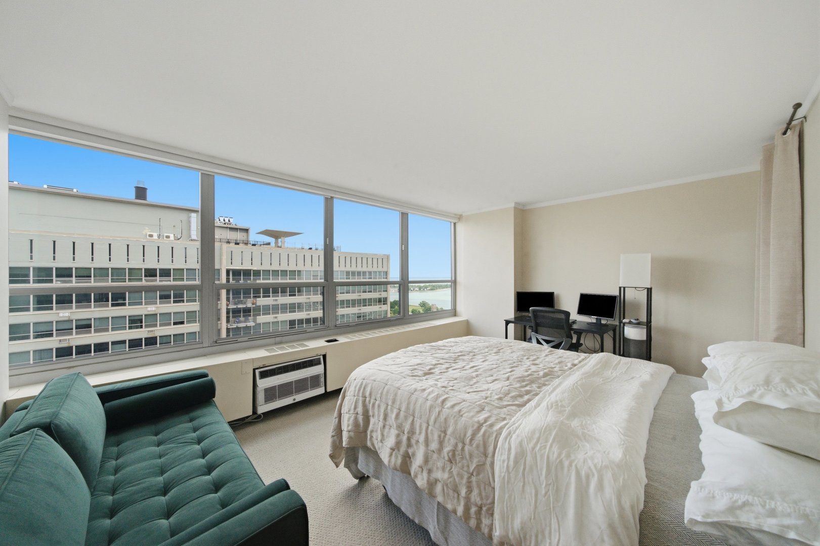 3550 N Lake Shore Drive 2707 Property Photo 13