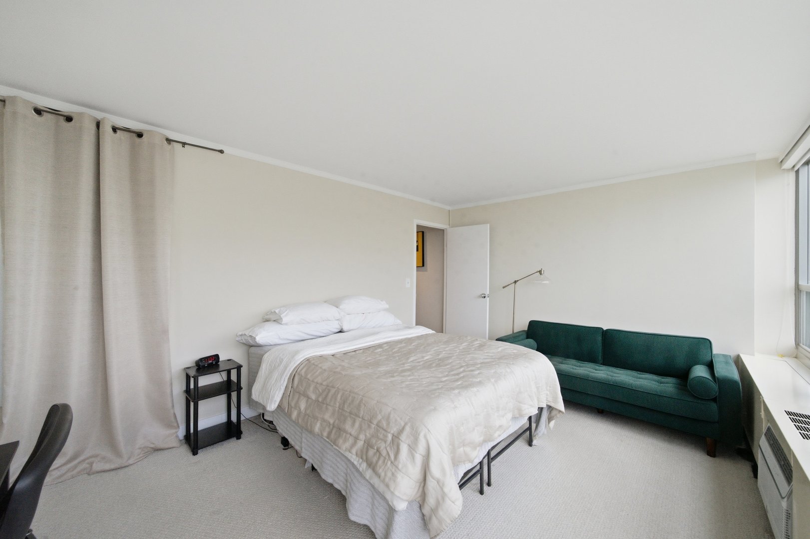 3550 N Lake Shore Drive 2707 Property Photo 15
