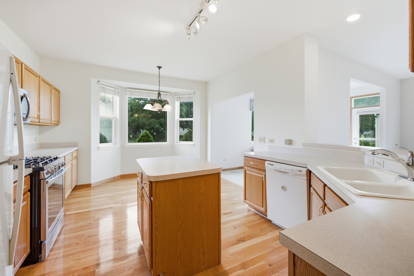 623 Saugatuk Circle Property Photo 7