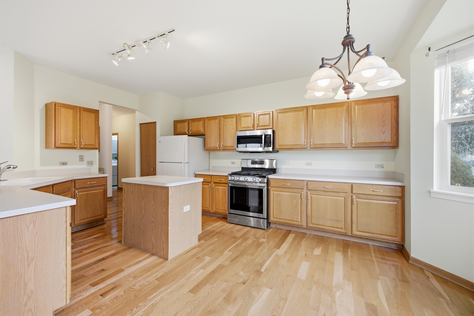 623 Saugatuk Circle Property Photo 8