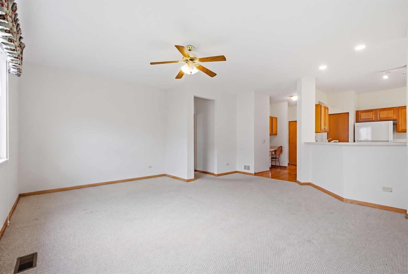623 Saugatuk Circle Property Photo 11