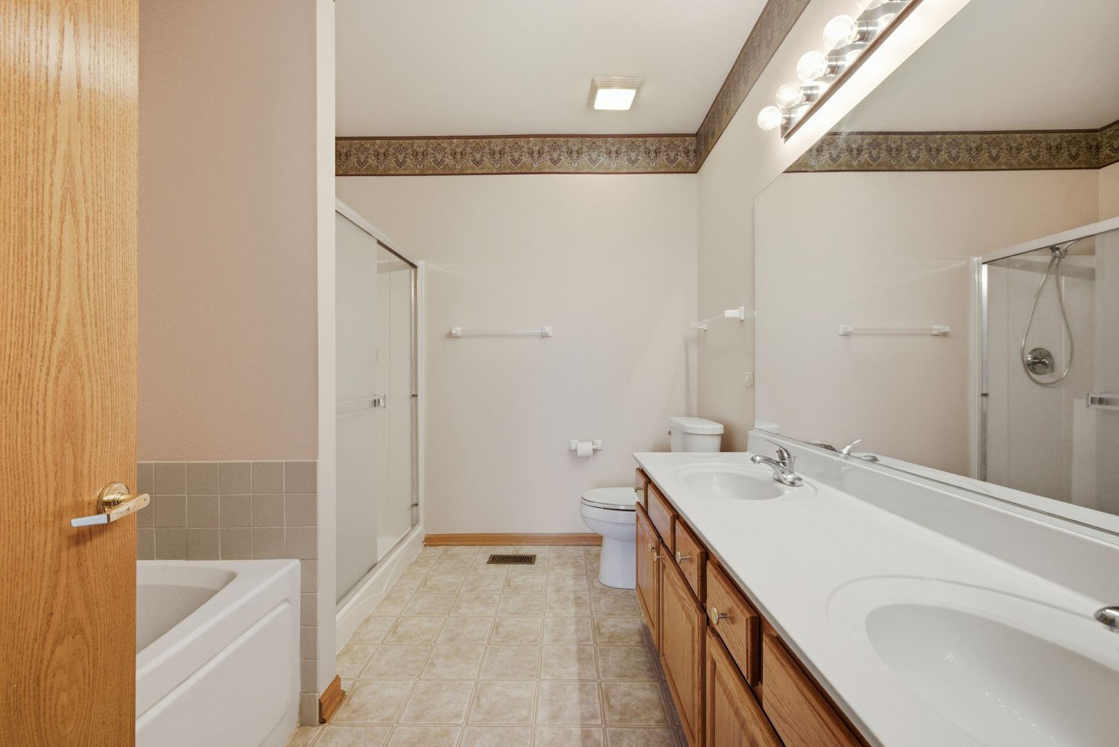 623 Saugatuk Circle Property Photo 21