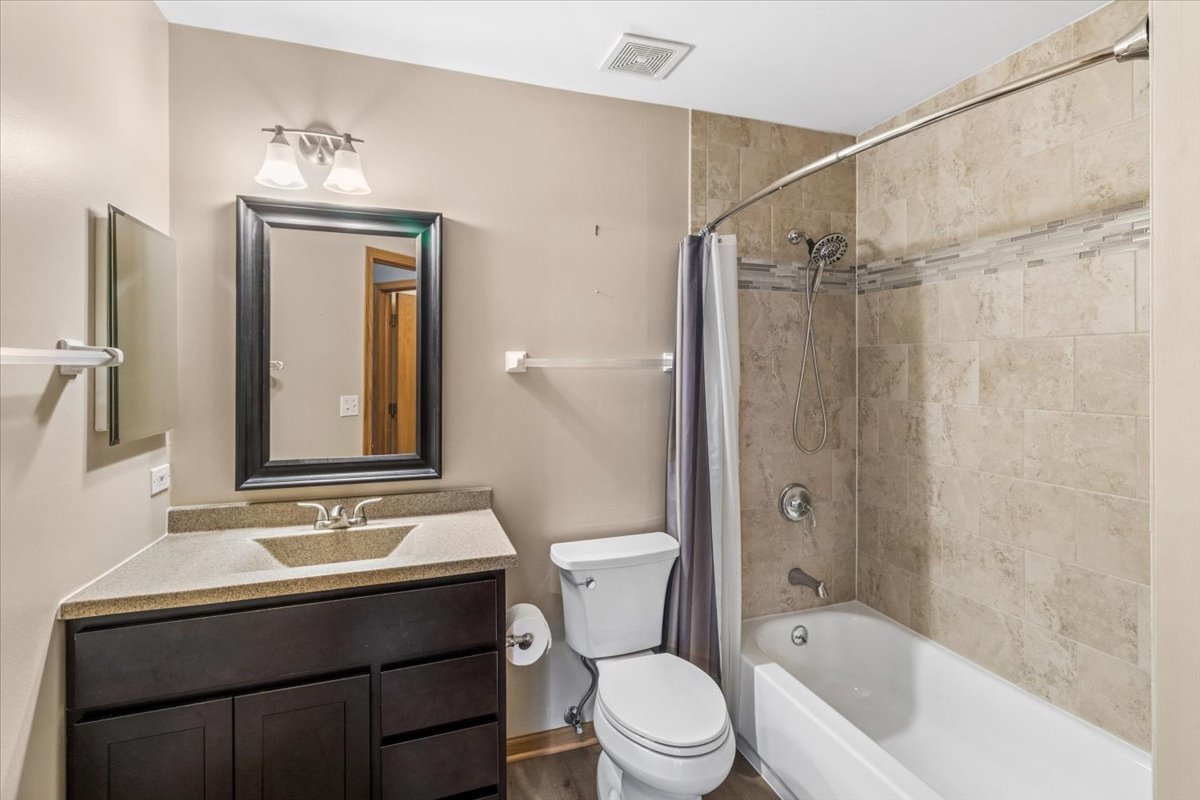 1404 E Baronet Lane Property Photo 14