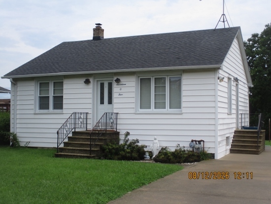 1704 Cora Street Property Photo 1