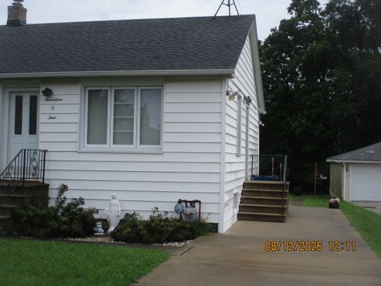 1704 Cora Street Property Photo 3