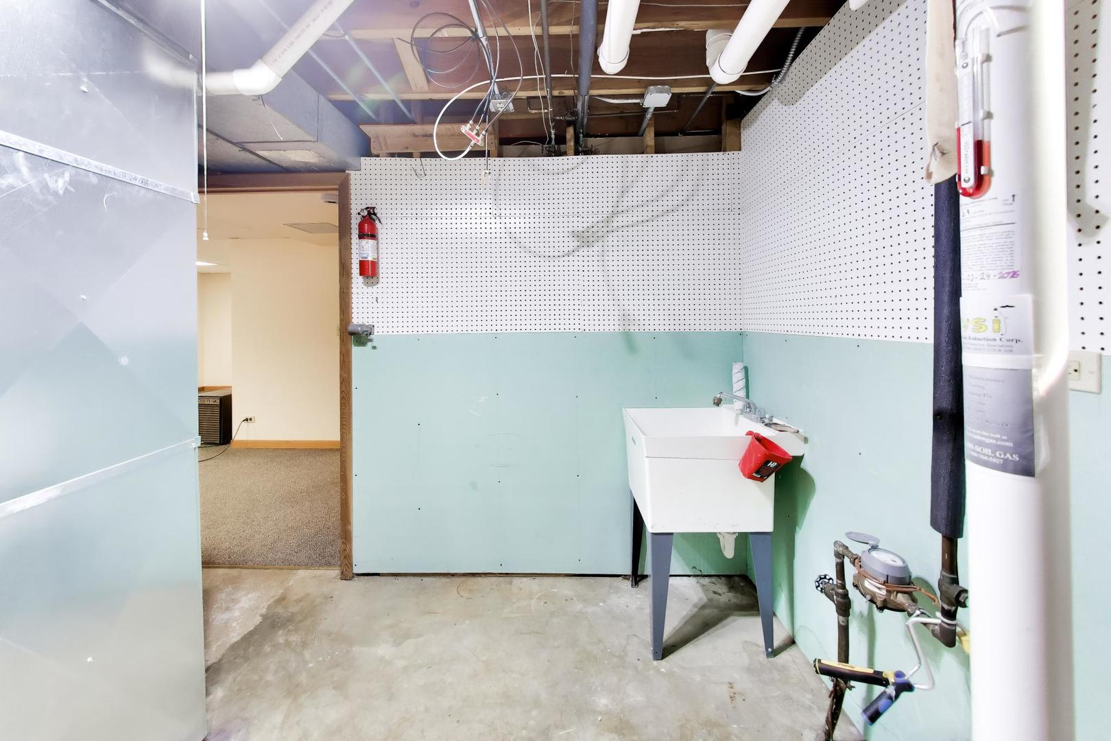 2047 Chestnut Street Property Photo 38