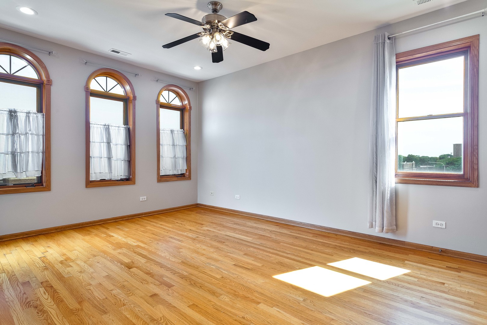 641 E Pershing Avenue 301 Property Photo 11
