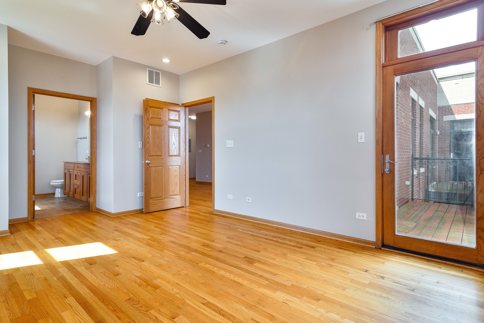 641 E Pershing Avenue 301 Property Photo 12