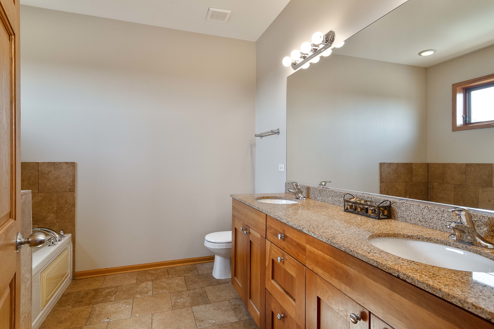 641 E Pershing Avenue 301 Property Photo 14