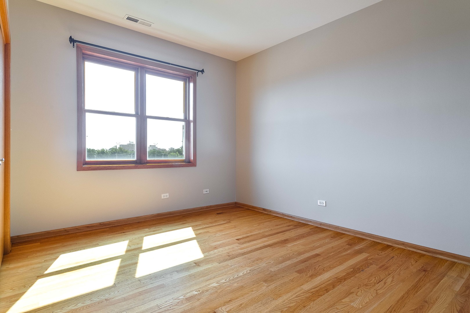 641 E Pershing Avenue 301 Property Photo 15