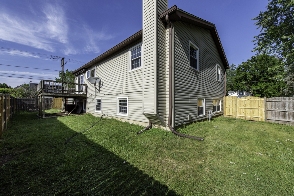 38484 N North Shore Avenue Property Photo 3