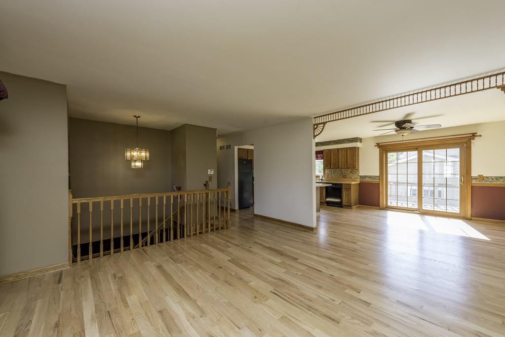 38484 N North Shore Avenue Property Photo 5