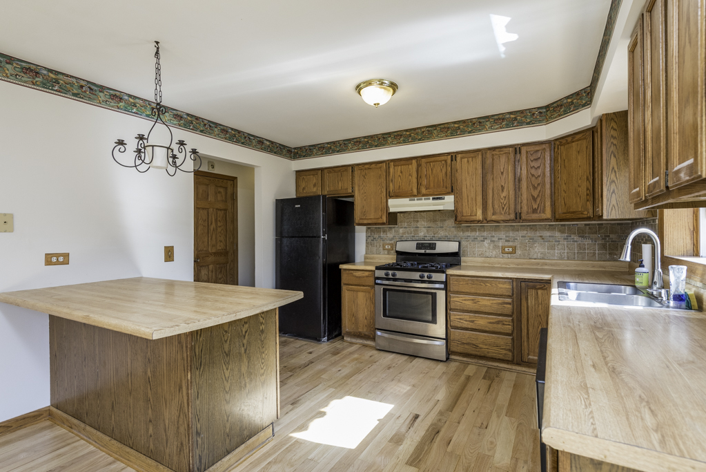38484 N North Shore Avenue Property Photo 10
