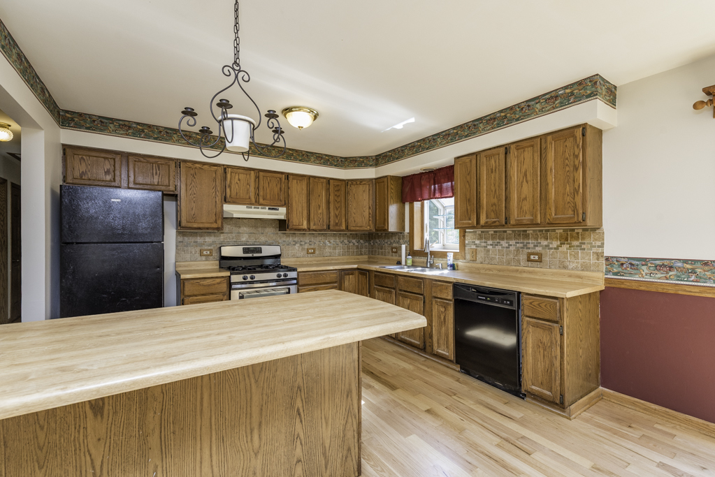 38484 N North Shore Avenue Property Photo 11