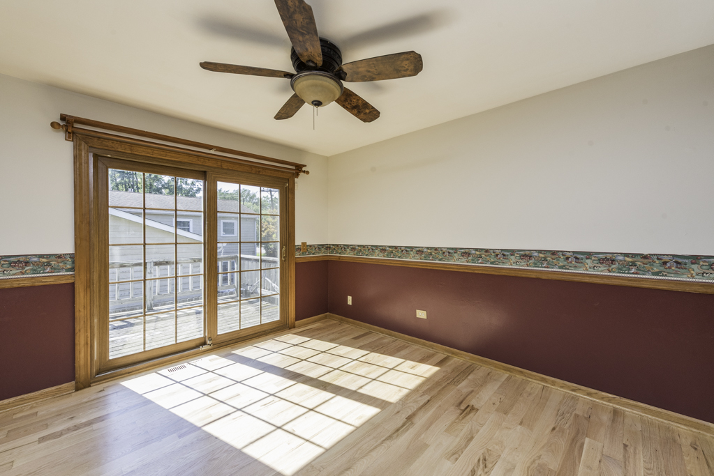 38484 N North Shore Avenue Property Photo 12