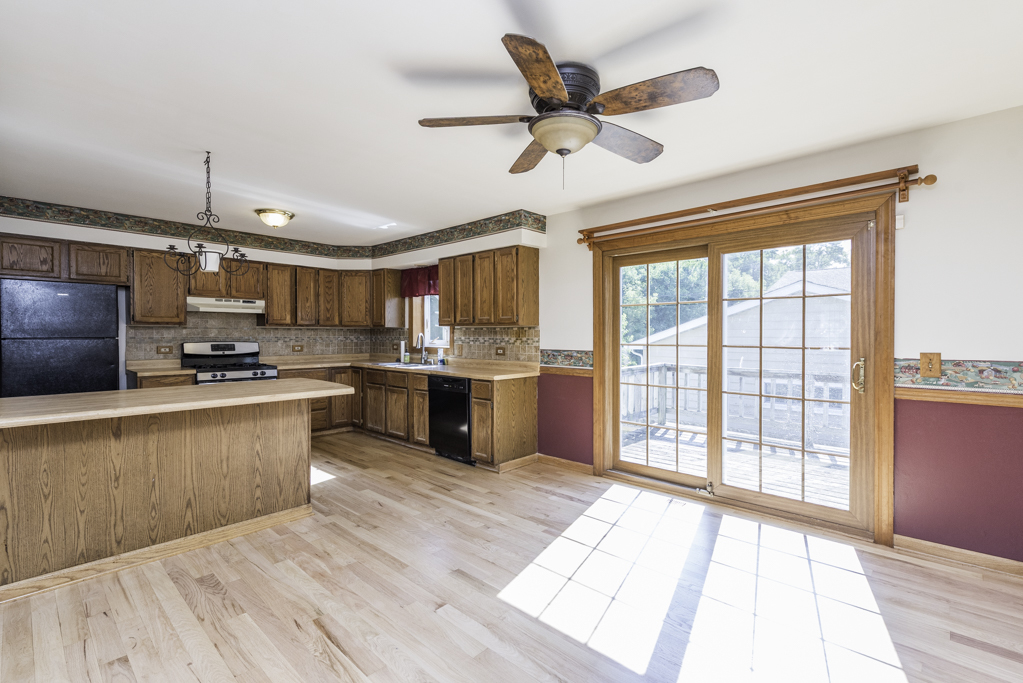38484 N North Shore Avenue Property Photo 13