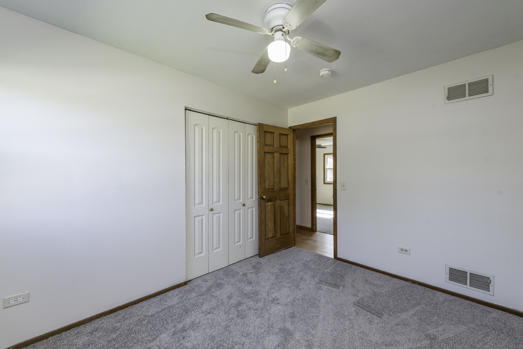 38484 N North Shore Avenue Property Photo 15