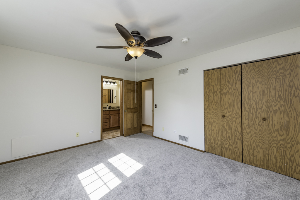 38484 N North Shore Avenue Property Photo 19