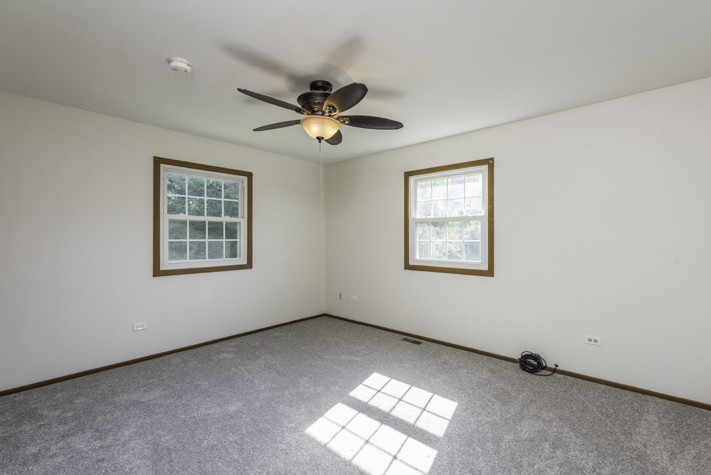 38484 N North Shore Avenue Property Photo 20