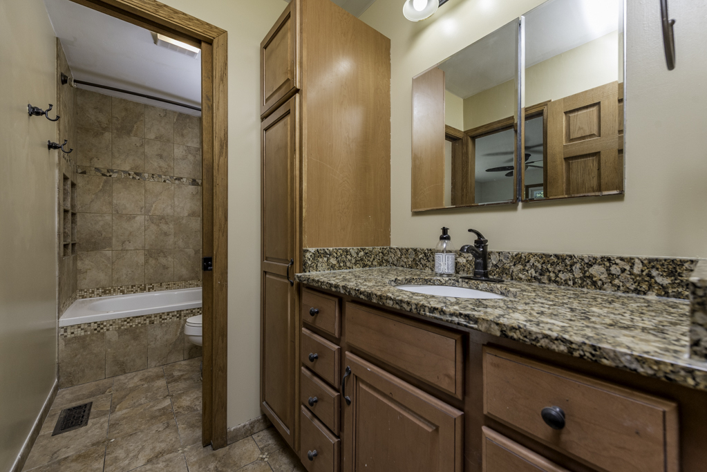 38484 N North Shore Avenue Property Photo 27