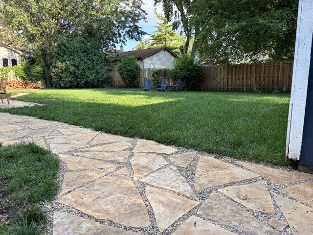 745 E Wilmette Road Property Photo 2