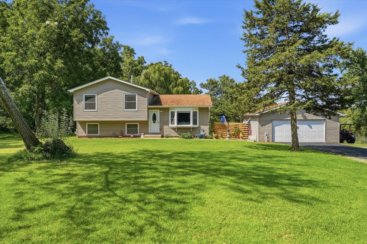 37348 N Illinois Route 83 Property Photo 1
