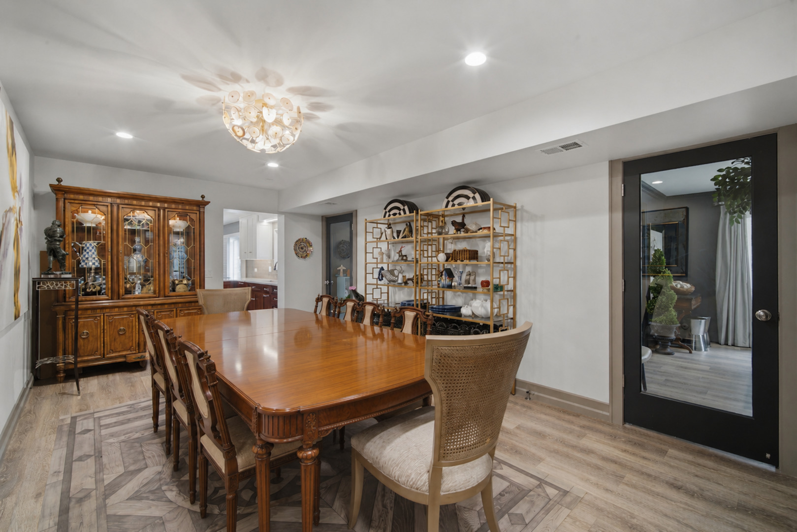 1491 Chantilly Court Property Photo 6